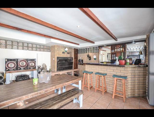 6 BEDROOM HOUSE FOR SALE IN DE TIJGER